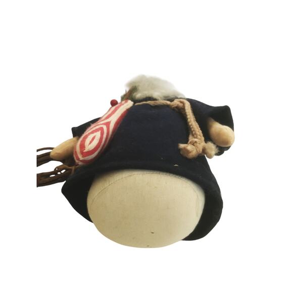 Vintage Folk Art Santa w/ Wreath and Stocking Primitive Look 11.5" High - Picture 4 of 4